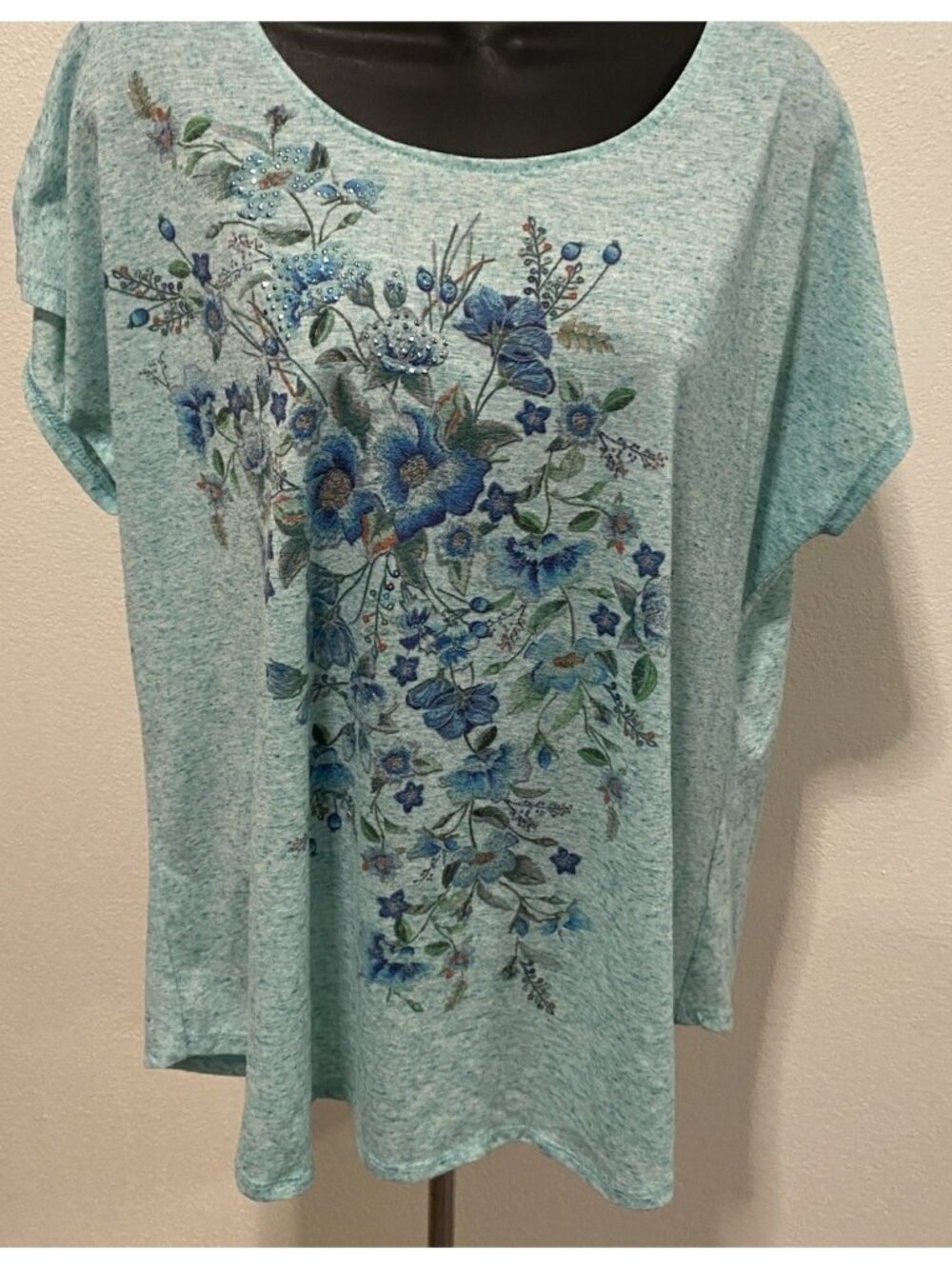 Energe World Wear Womens Size XL Top Shirt With Bedazzled Floral Front